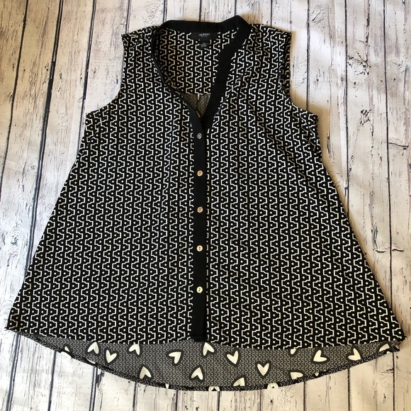 2/$20 🛍️ Alfani swing blouse heart print - Picture 2 of 6